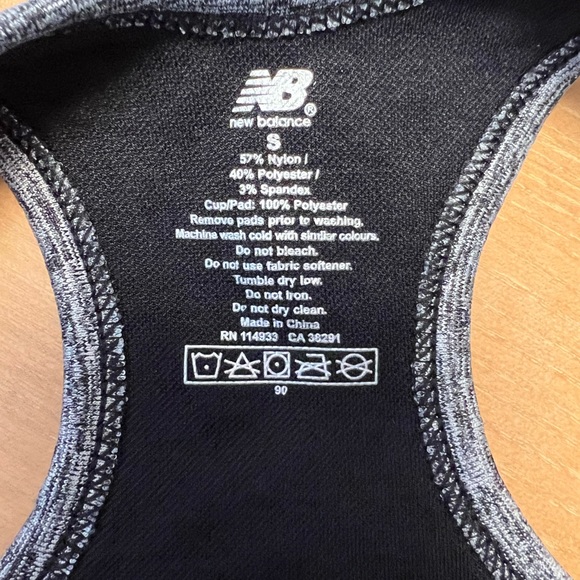 New Balance Sports Bra Size Small - Picture 3 of 3